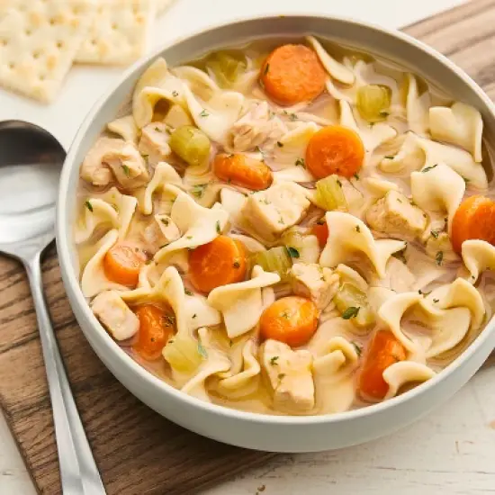 Progresso Light Chicken Noodle Soup - 18.5oz image {1}