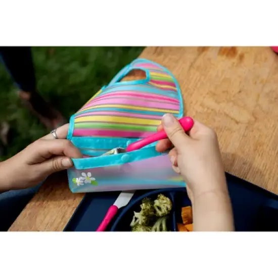 green sprouts Snap & Go Wipe-off Bibs 3pk image {4}