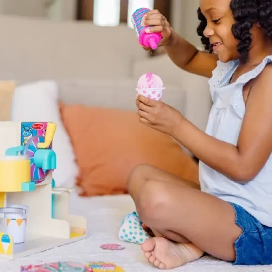 Melissa & Doug Fun at the Fair! Wooden Snow-Cone and Slushie Play Food Set image {7}