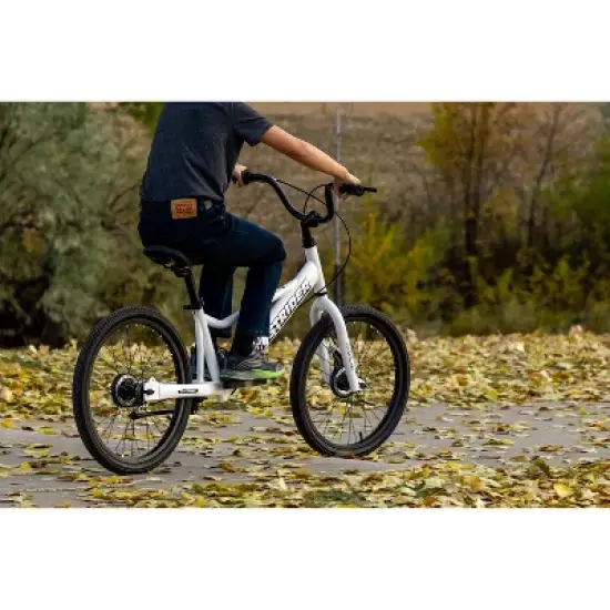 Strider Sport 20x Balance Bike &ndash; White image {4}