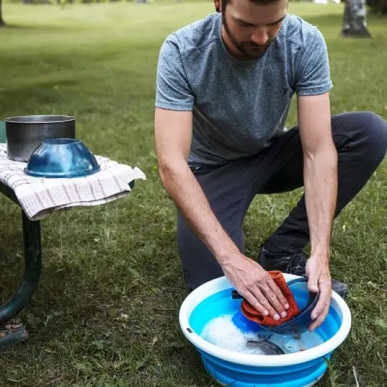 Coghlan's Camping Outdoor Collapsible Sink - White/Blue image {4}