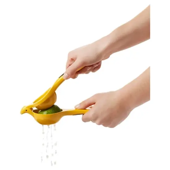 OXO Softworks Citrus Squeezer: Aluminum Handheld Lemon & Lime Juicer, Dishwasher-Safe, Yellow image {6}