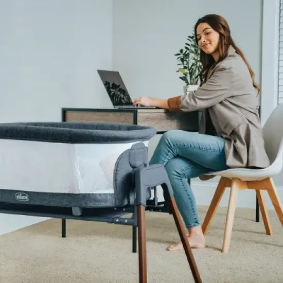 Chicco LullaGlide 3-in-1 Bassinet - Luna image {1}