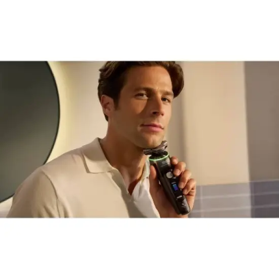 Philips Norelco Prestige Ultra i9000 Electric Shaver image {6}