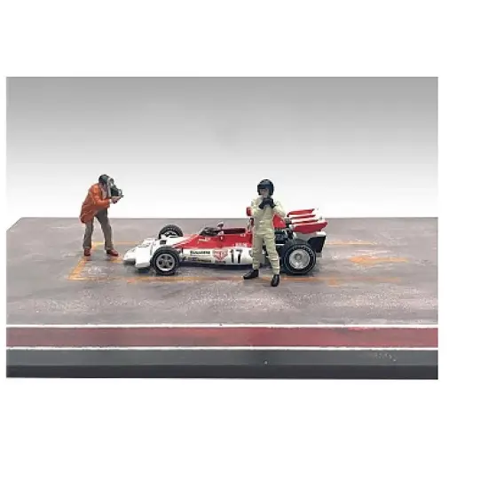 "Race Day" Two Diecast Figures Set 2 for 1/43 Scale Models by American Diorama image {1}