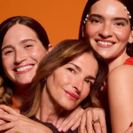 e.l.f. SKIN Bright Icon Vitamin C + E + Ferulic Face Serum - 1 fl oz image {10}