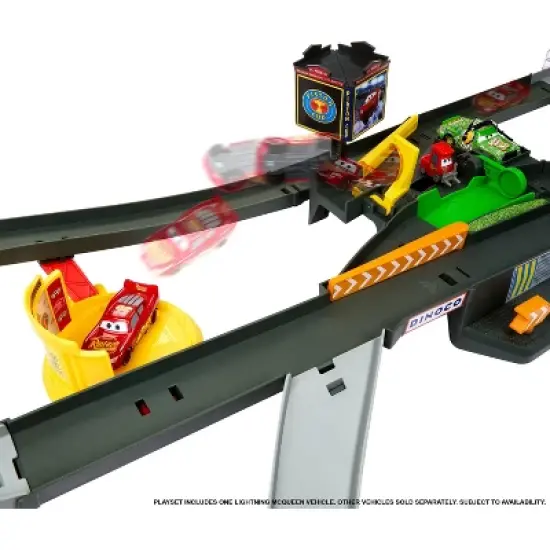 Disney and Pixar Cars Piston Cup Action Speedway Playset image {5}