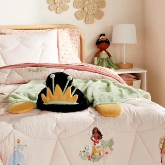 Princess Tiana Kids' Hooded Blanket - The Disney Collection by Pillowfort&trade; image {1}