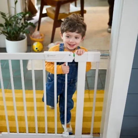 Safety 1st Pressure-Check Gate with SecureTech - White image {8}