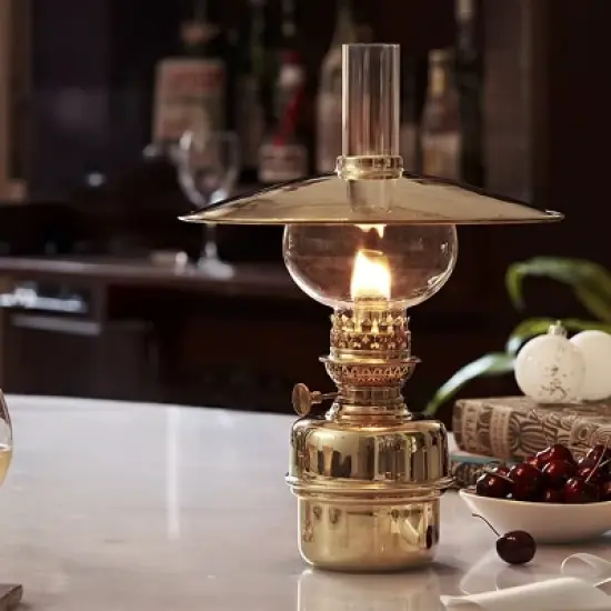 Kings County Tools Brass Captain&rsquo;s Shade Oil Lamp image {7}