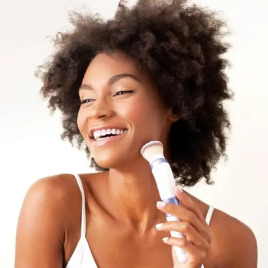 Plum Beauty Auto-Blend Makeup Brush image {2}