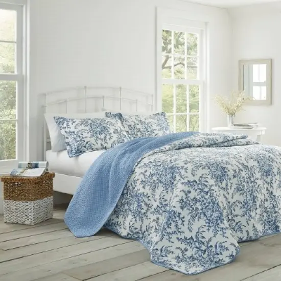 Bedford Quilt Set - Laura Ashley image {2}