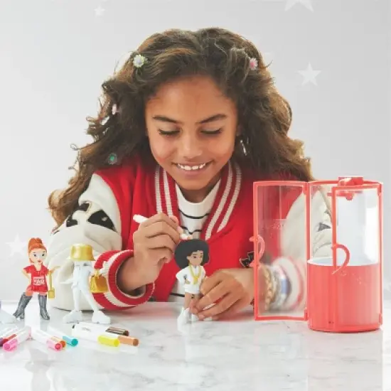 FAO Schwarz Street Chic Fashionistas Wash-And-Color Design Dolls 23pc image {3}