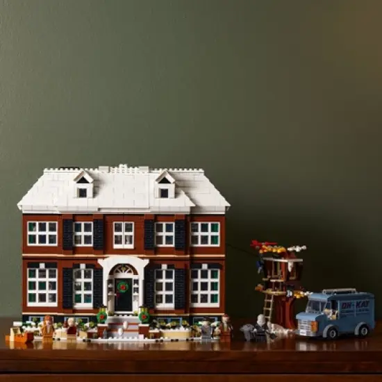LEGO Ideas Home Alone McCallisters House Building Set 21330 image {5}