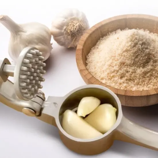 Cheer Collection Heavy Duty and Easy to Squeeze Garlic Crusher image {4}