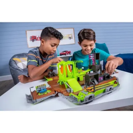 Micro Machines - Large Playset - Super Van City image {6}