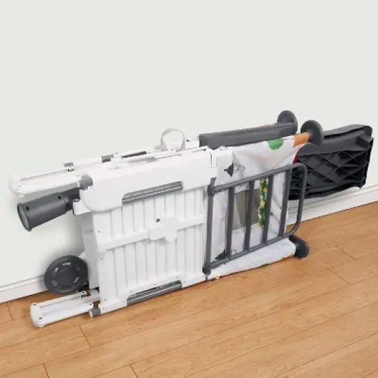 Radio Flyer Play & Fold Away Modern Farm House image {10}