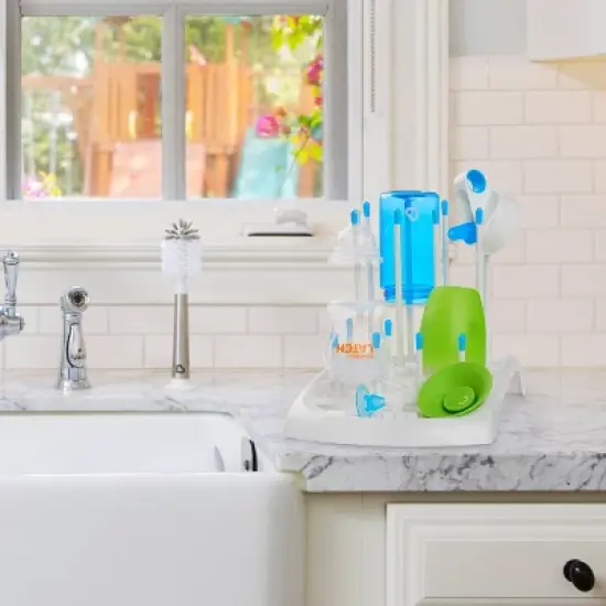 Munchkin Fold Cup and Bottle Drying Rack - White image {3}