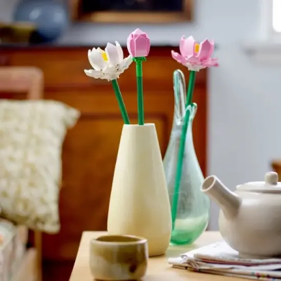 LEGO Lotus Flowers Building Toy Set 40647 image {4}