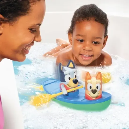 Bluey TOMY Toomies Pull and Go Canoe Bath Toy image {4}