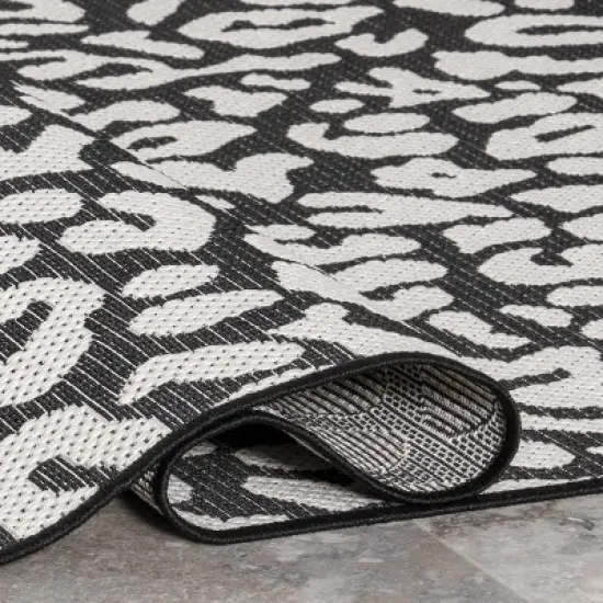 nuLOOM Terenia Leopard Indoor/Outdoor Patio Area Rug image {3}