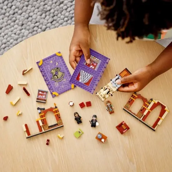 LEGO Harry Potter Hogwarts Moment: Divination Class 76396 Building Kit image {4}