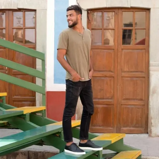 Nisolo Sustainable Men's Everyday Low Top Sneaker image {5}