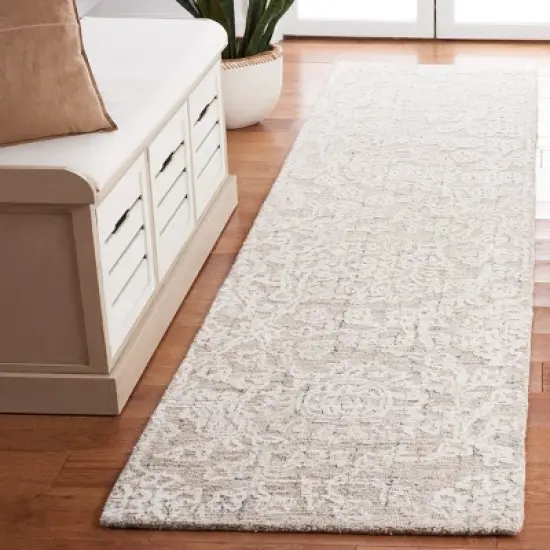 Metro MET879 Hand Tufted Indoor Rug - Safavieh image {1}