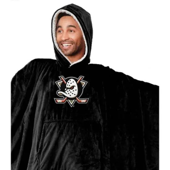 NHL Anaheim Ducks Logo Patch Faux Shearling Bloncho Blanket image {2}