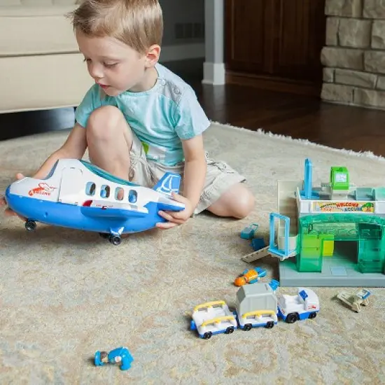  Fat Brain Toys Airport Playset FB209-1 image {3}