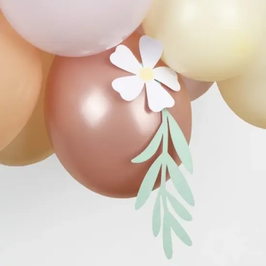 Meri Meri Pastel Daisy Balloon Garland image {2}