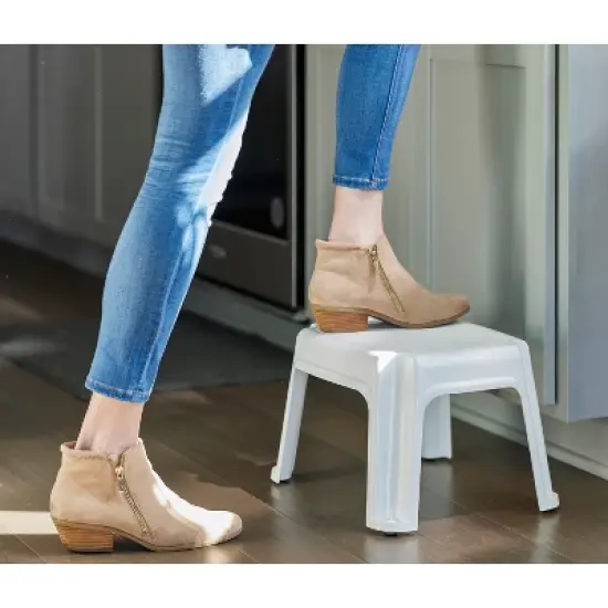 Gracious Living 9.5-Inch Tall, Sturdy Non Slip Plastic Single Level Home Step Stool for Kitchen, Bathroom, Laundry, or Pantry image {4}