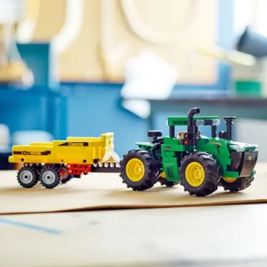 LEGO Technic John Deere 9620R 4WD Tractor Farm Toy 42136 image {5}