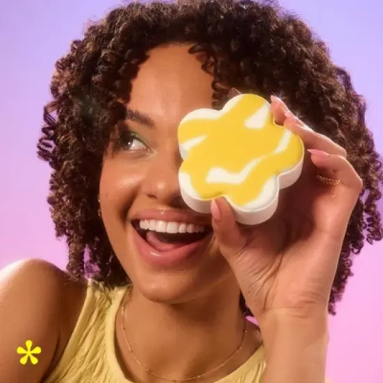 DAISE Soft Serve Bath Bomb - Vanilla Swirl - 3oz image {2}