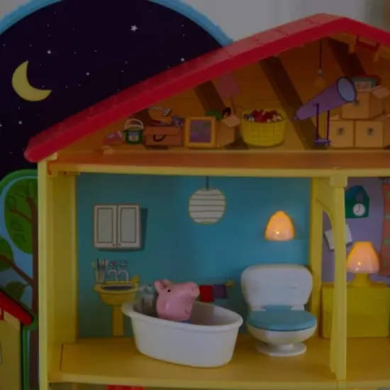 Peppa Pig Peppa's Playtime to Bedtime House Playset image {5}