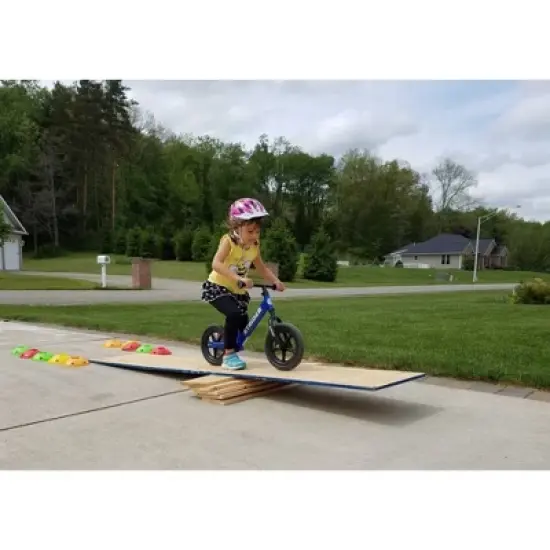 Strider Classic 12" Kids' Balance Bike image {4}