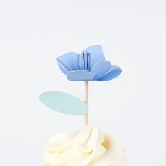 Meri Meri Meadow Unicorns Cupcake Kit (Pack of 24) image {4}