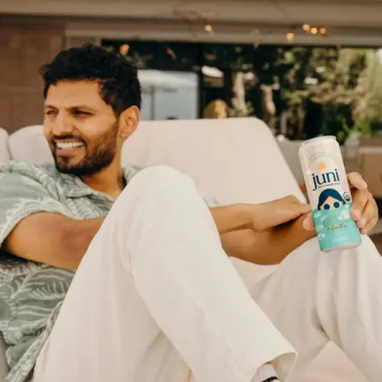 Juni Sparkling Tea Beverage image {3}
