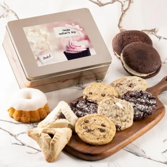 Dulcet Gift Baskets Whoopie Pie and Cookies Gift Basket, Housewarming Food Gifts For Siblings, Parents, Close friends, Neighbors, Cousins, Relatives image {11}