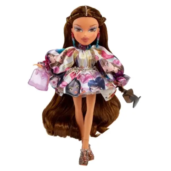 Bratz GCDS Passion for Fashion Yasmin Doll image {4}