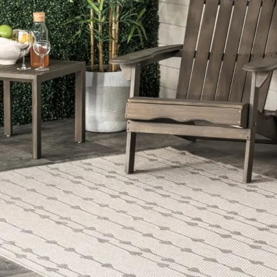 nuLOOM Kiernan Vertical Teardrop Stripe Indoor and Outdoor Area Rug image {8}