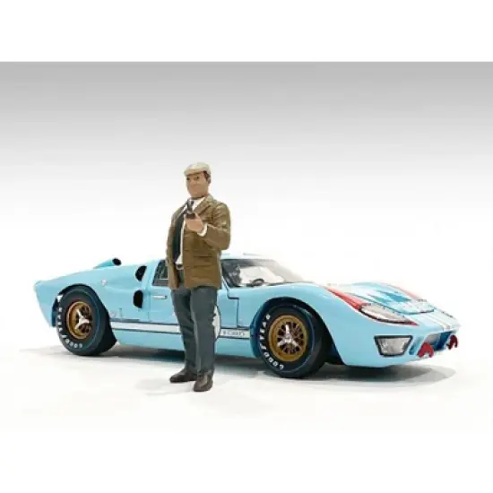 "Race Day 2" Figurine III for 1/24 Scale Models by American Diorama image {2}