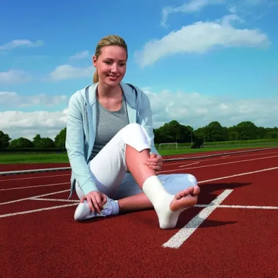 Leukotape Sports Tape 1.5" x 15 Yd image {1}