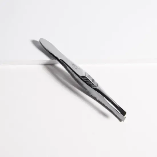 Trim Slant Tip Textured Grip Tweezers image {4}