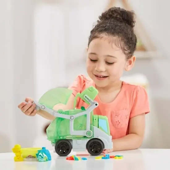 Play-Doh Wheels Dumpin' Fun 2-in-1 Garbage Truck image {6}