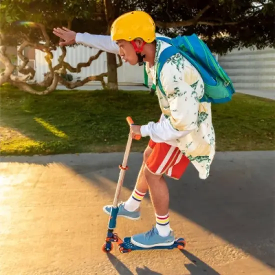 Valor Kick Scooter image {5}