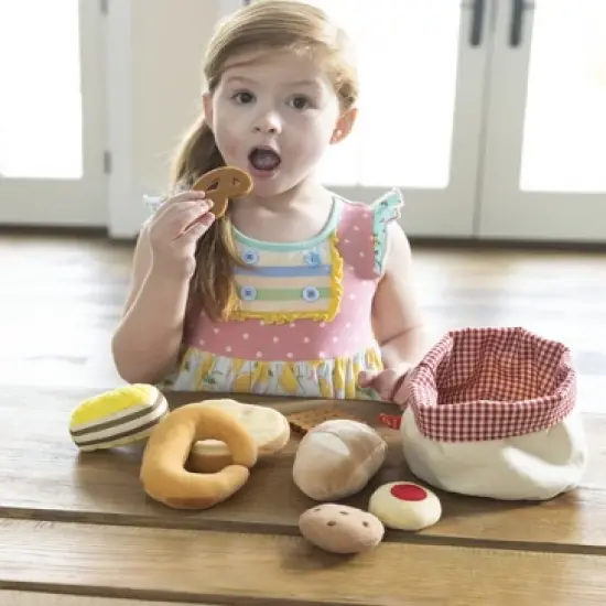 HearthSong 8 Piece Fabric Pretend-Play Food Basket with Soft Felt Baked Goods image {1}