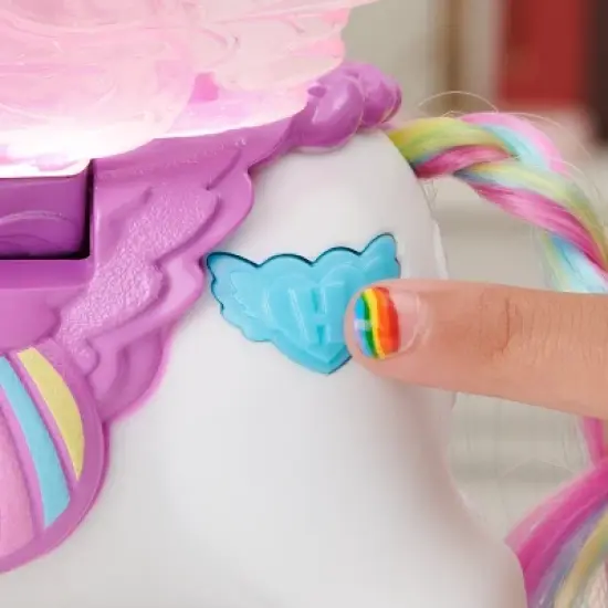 Hatchimals CollEGGtibles Rainbow-cation Interactive Hatchicorn image {5}