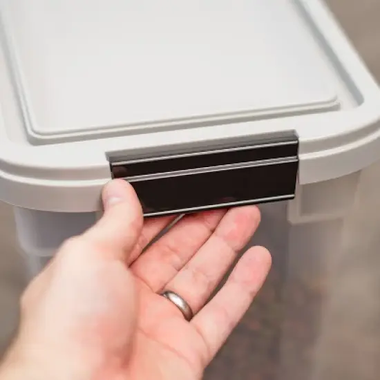 IRIS USA Airtight Pet Food Storage Container image {6}
