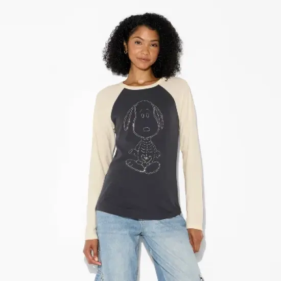 Women's Snoopy Long Sleeve Graphic T-Shirt - Black image {1}